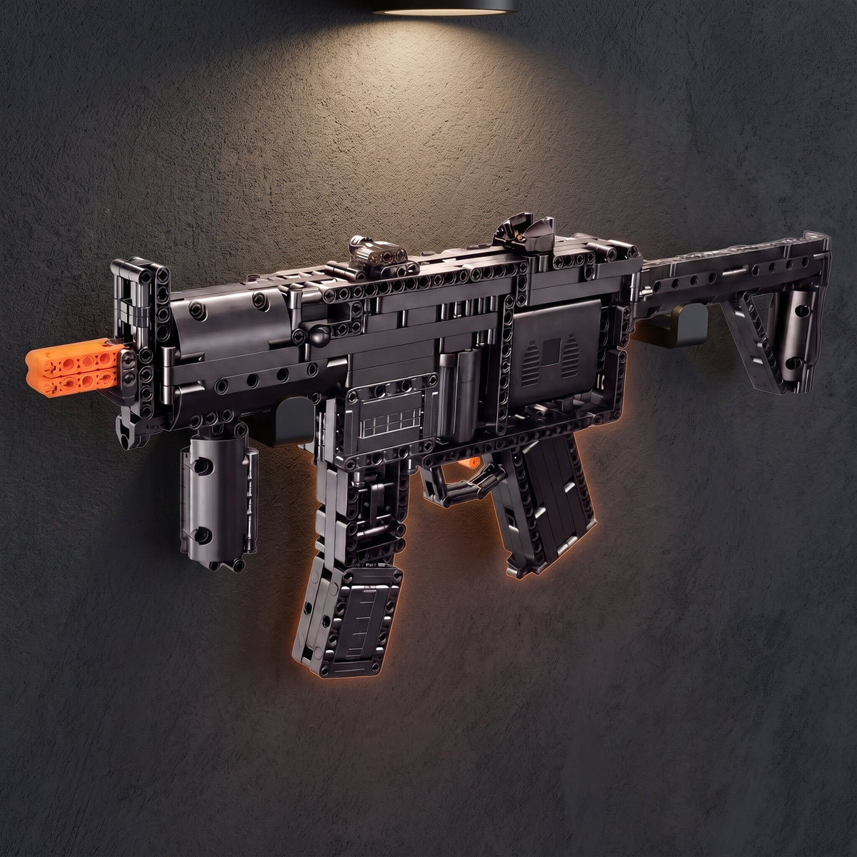 MP5 — model z klocków ClickBricks, 783 elementy — na ścianie